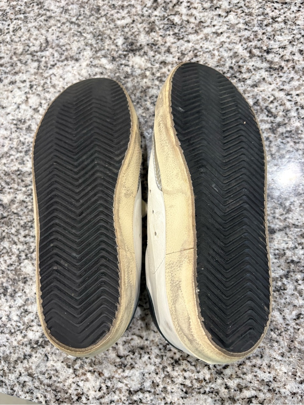 Golden Goose White and Black Super-Star Low-Top Sneakers - Picture 5 of 6